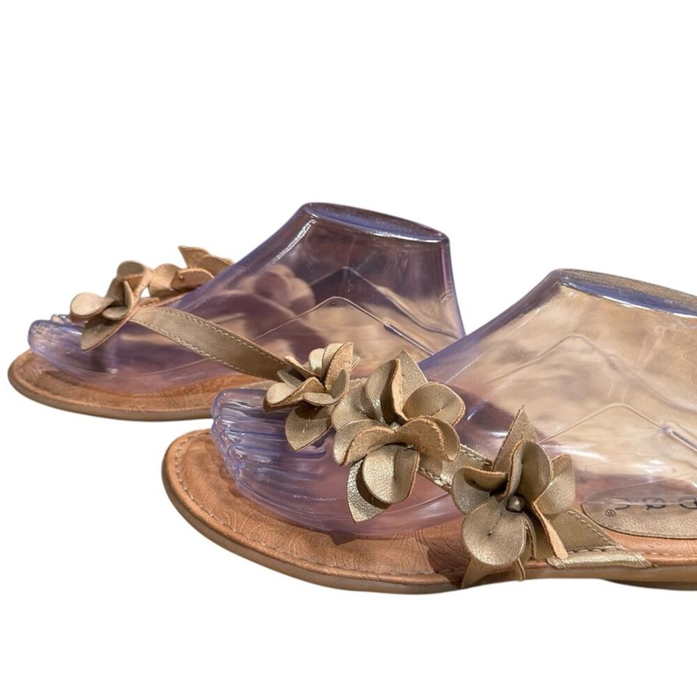 BOC Gold Floral Embellished Leather Thong Sandals Womens Size 7 - Picture 2 of 7